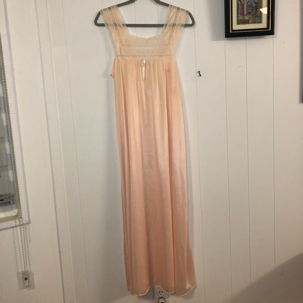 Diane Von Furstenberg Vintage Peach Lace-Trim Nightgown Small
